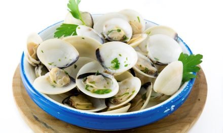 Clams with Garlic and White Wine